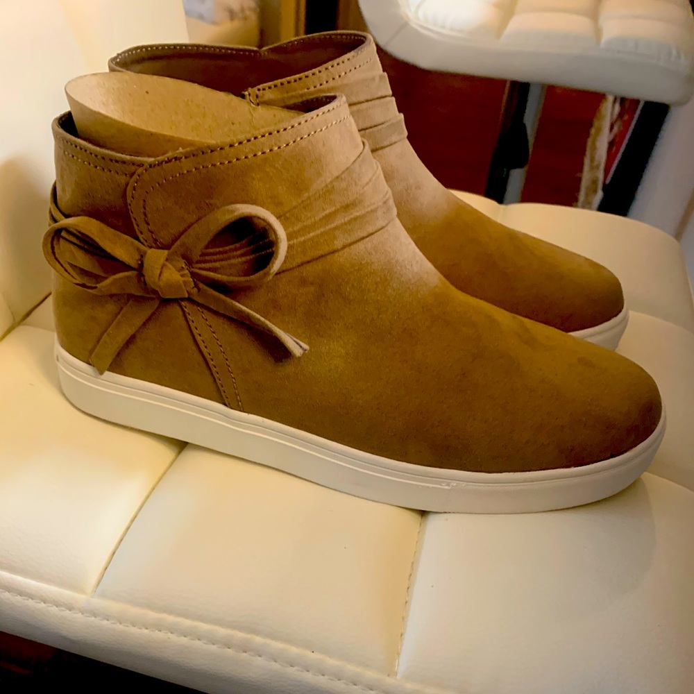 Nine West Bootie (Tan/Suede)